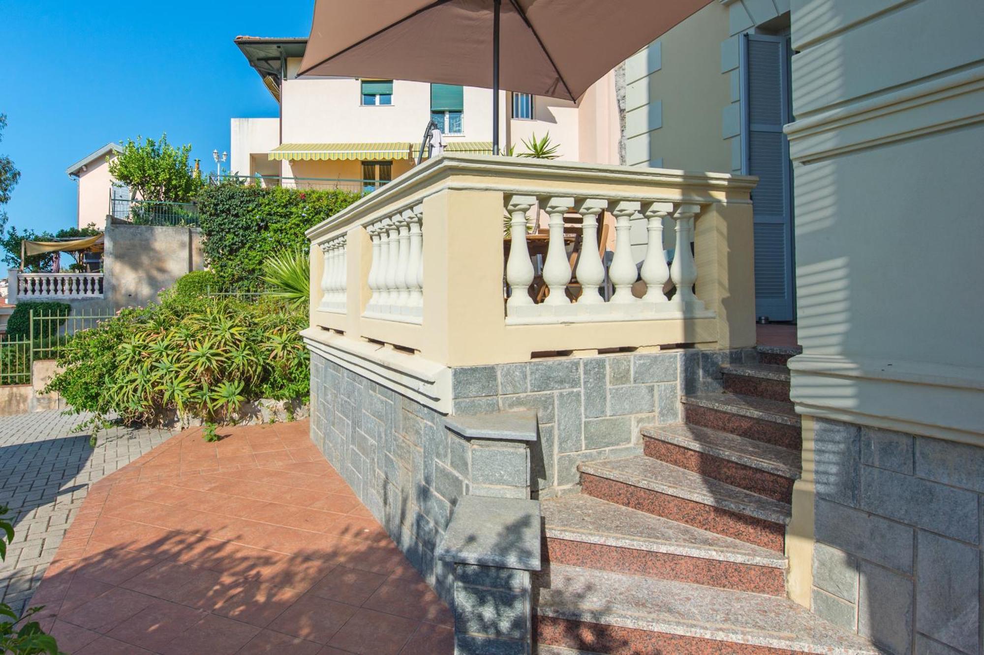 Oliviers -Agreable 2 Pieces Dans Maison Bourgeoise Menton Exterior foto